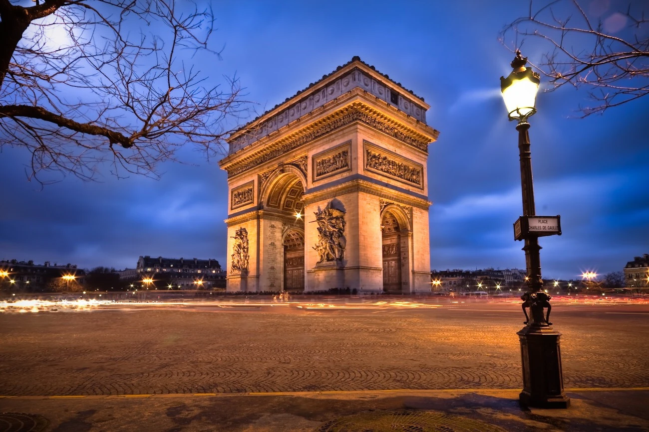 https://tngtravel.com.vn/tay-au-duc-ha-lan-bi-luxembourg-phap