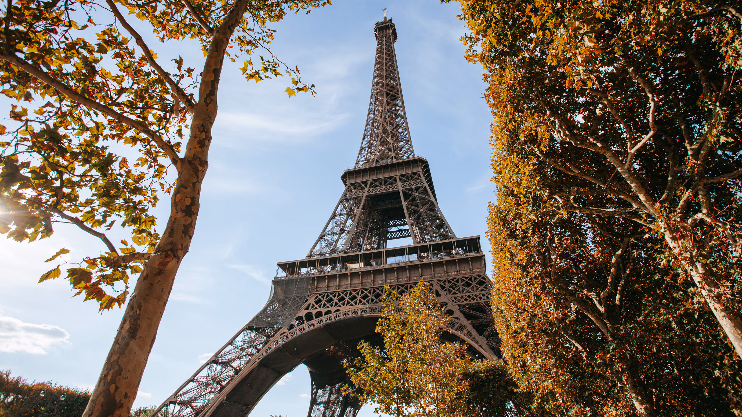 https://tngtravel.com.vn/tay-au-duc-ha-lan-bi-luxembourg-phap