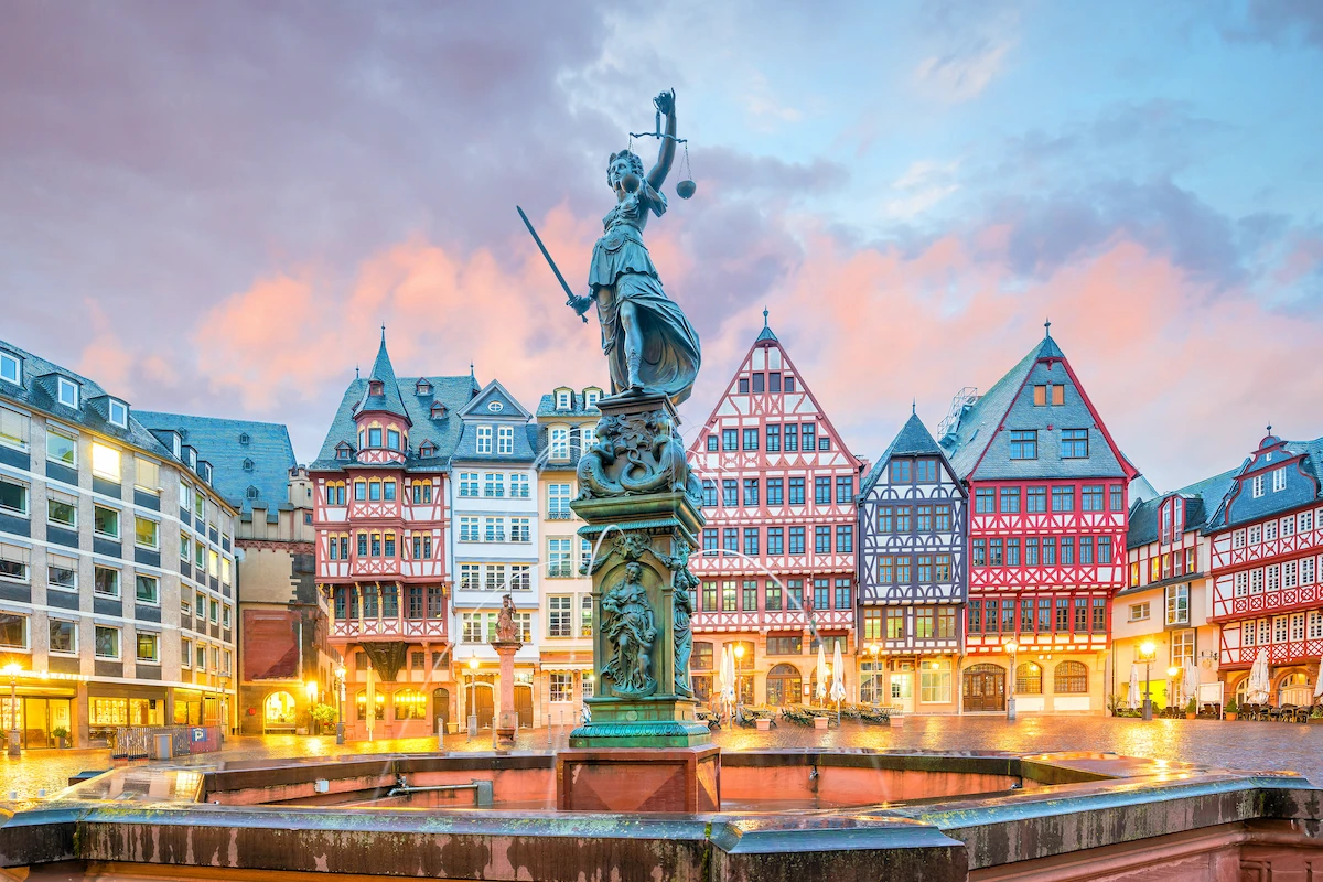 https://tngtravel.com.vn/tay-au-duc-ha-lan-bi-luxembourg-phap