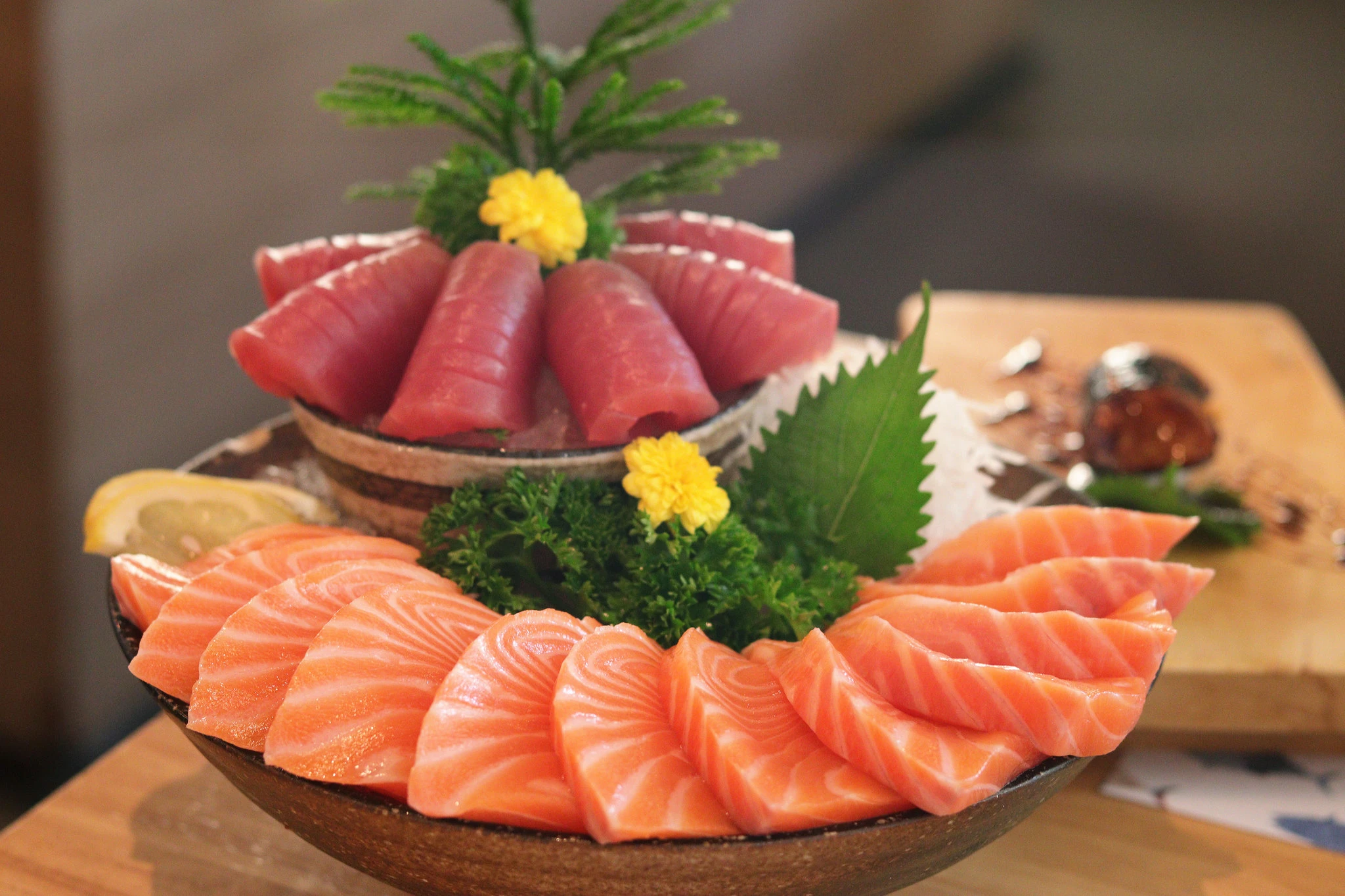 https://tngtravel.com.vn/wp-content/uploads/2025/02/1589941100-sashimi-tinh-hoa-trong-am-thuc-nhat-ban.webp