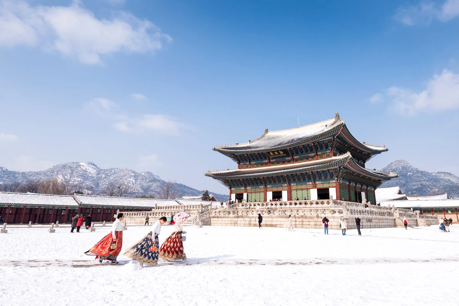 https://tngtravel.com.vn/wp-content/uploads/2025/02/shutterstock771253567huge-1664743219155.webp