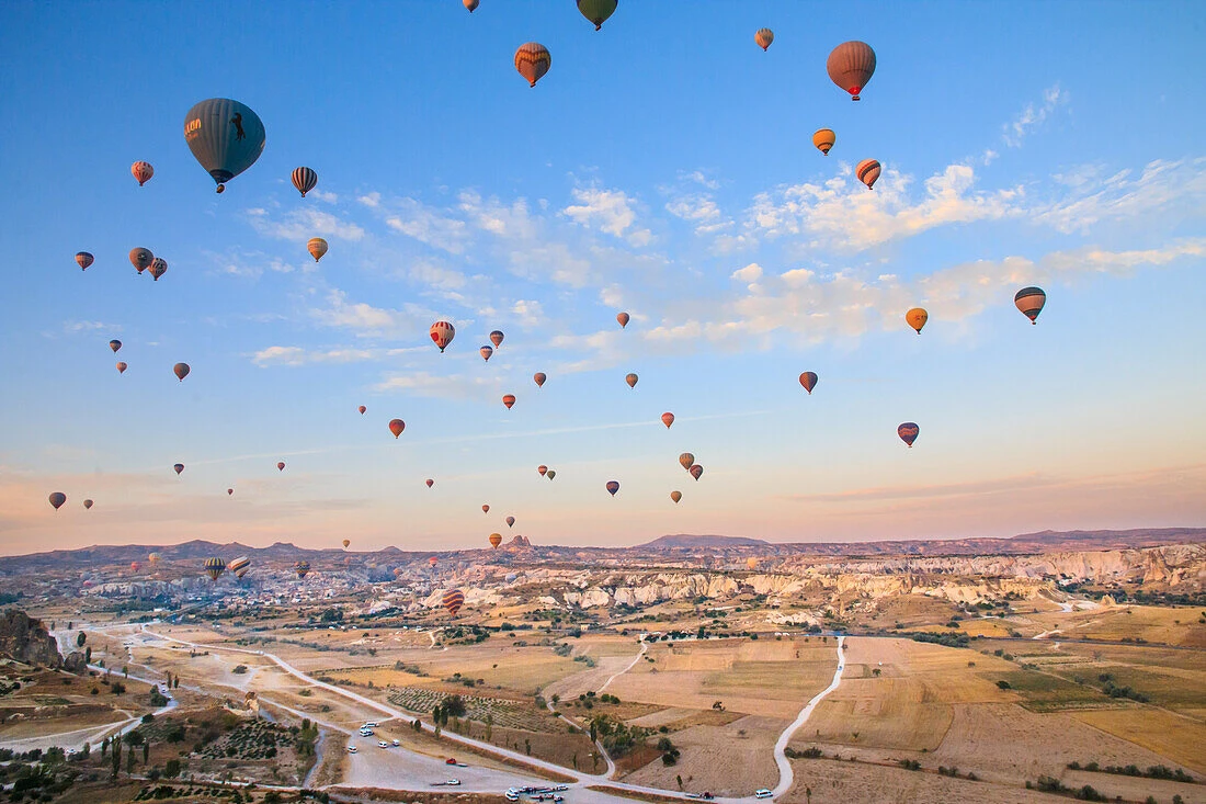 https://tngtravel.com.vn/wp-content/uploads/2025/03/Cappadocia.webp