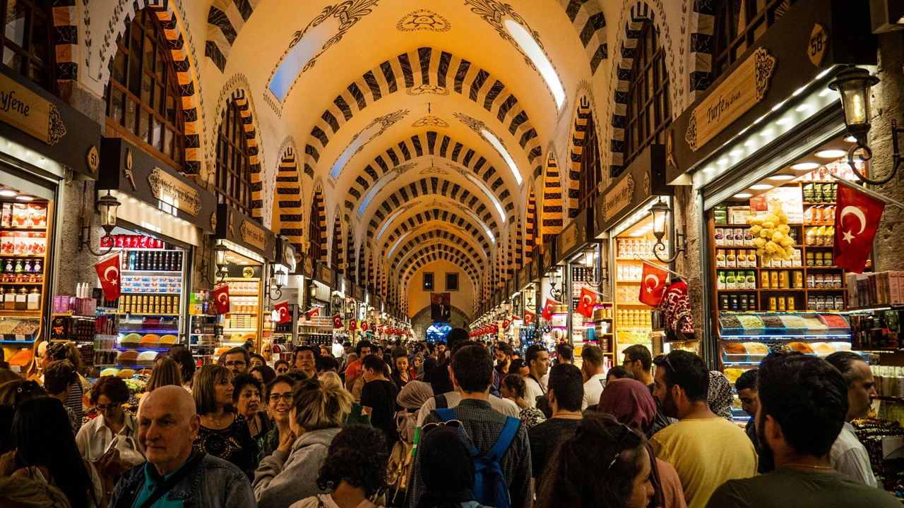 https://tngtravel.com.vn/wp-content/uploads/2025/03/Cho-Spice-Bazaar.webp