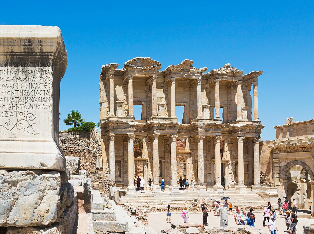 https://tngtravel.com.vn/wp-content/uploads/2025/03/Ephesus.webp