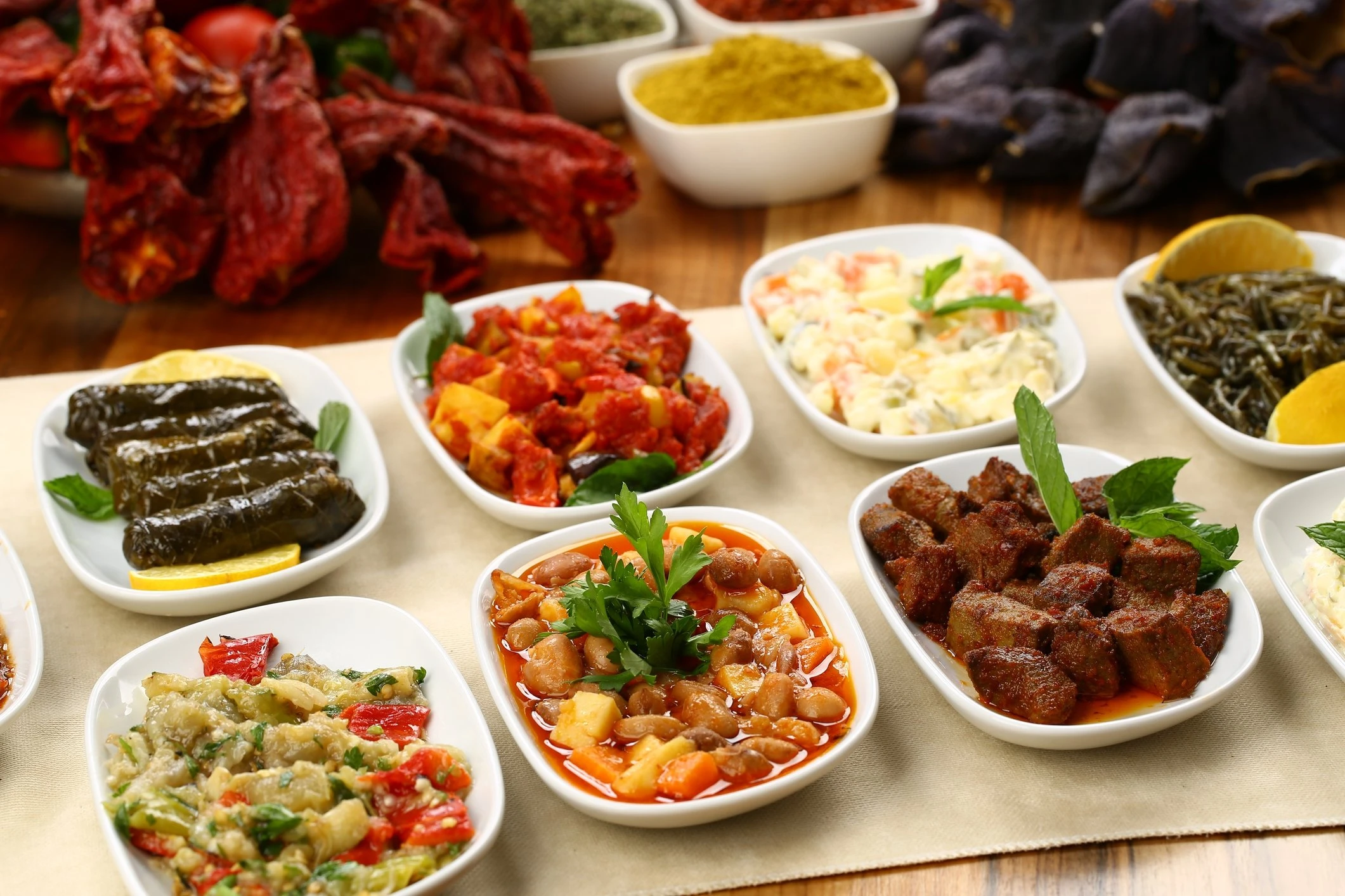 https://tngtravel.com.vn/wp-content/uploads/2025/03/Meze.webp