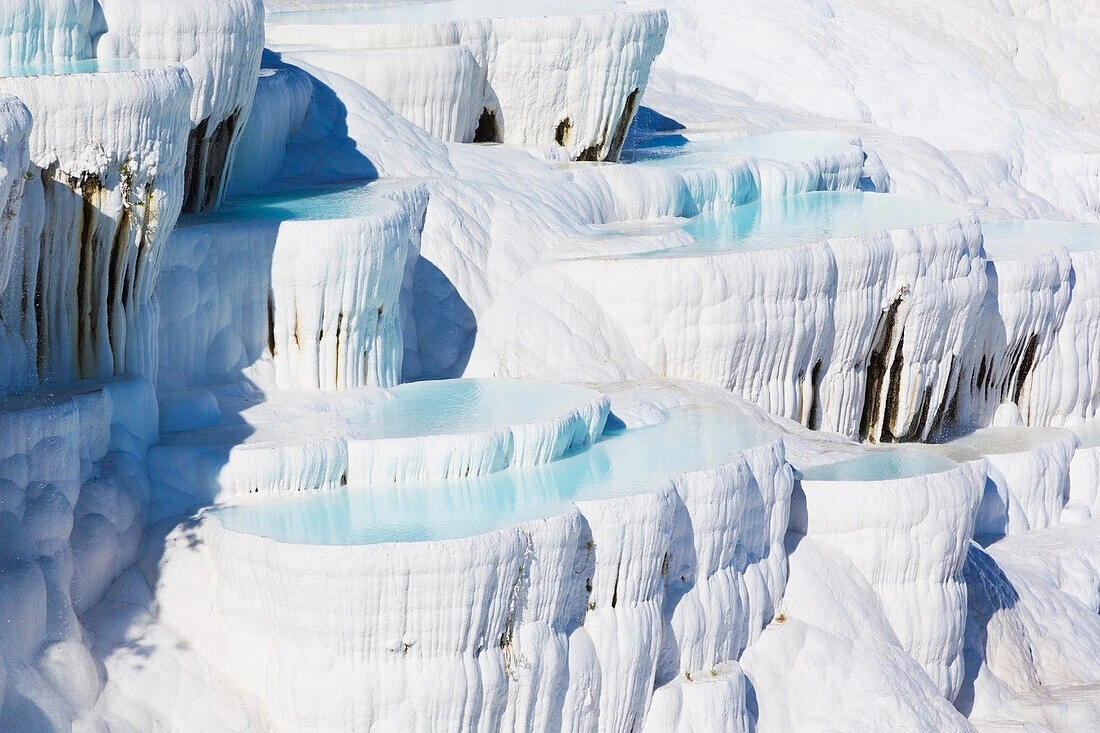 https://tngtravel.com.vn/wp-content/uploads/2025/03/Pamukkale.webp