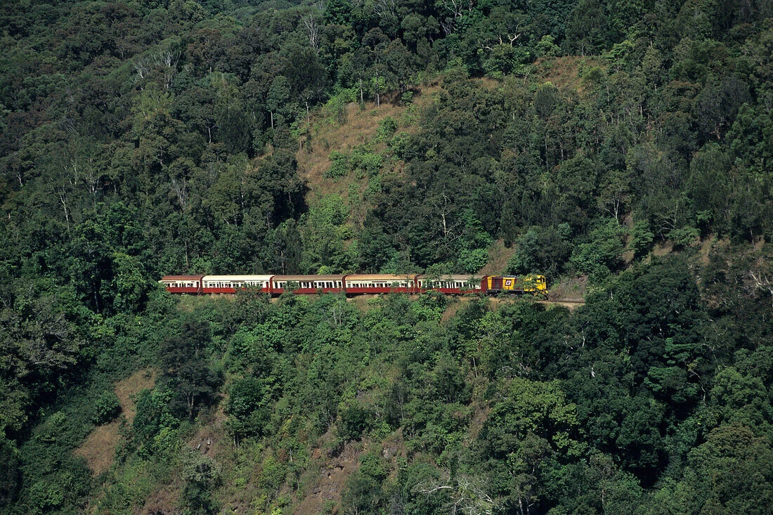 https://tngtravel.com.vn/cam-nang-du-lich/du-lich-uc.html